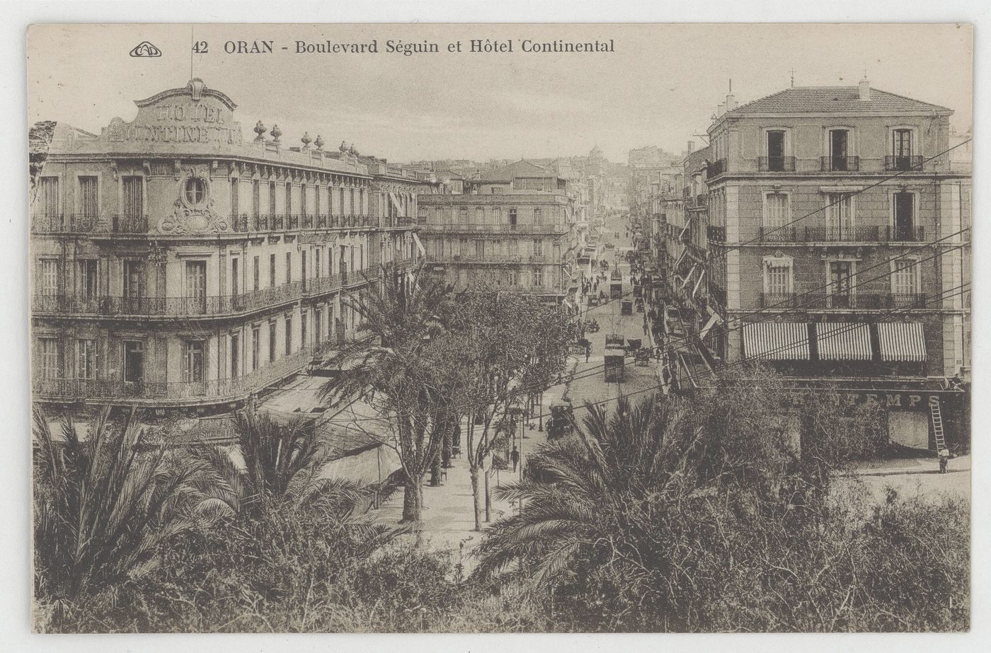 Le boulevard Séguin — L’une des artères du centre, avec l’Hôtel Continental.
